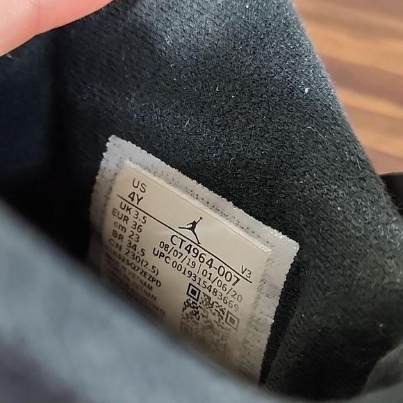 Air Jordan 6 Retro DMP GS "Defining Moment" Size 4 Youth Black And Gold - Picture 14 of 14